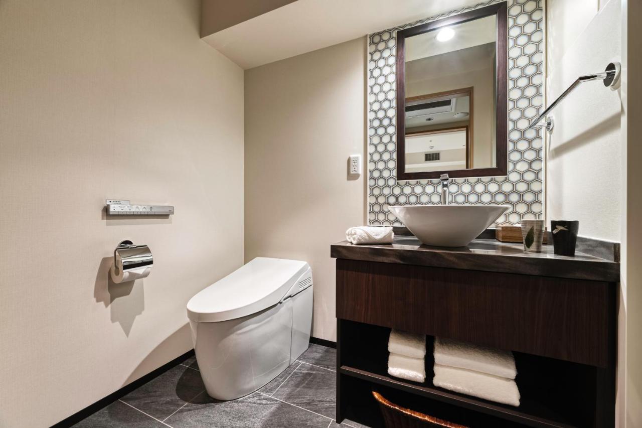 Japanese-Style King Bed Room Partially Open-Air Bath