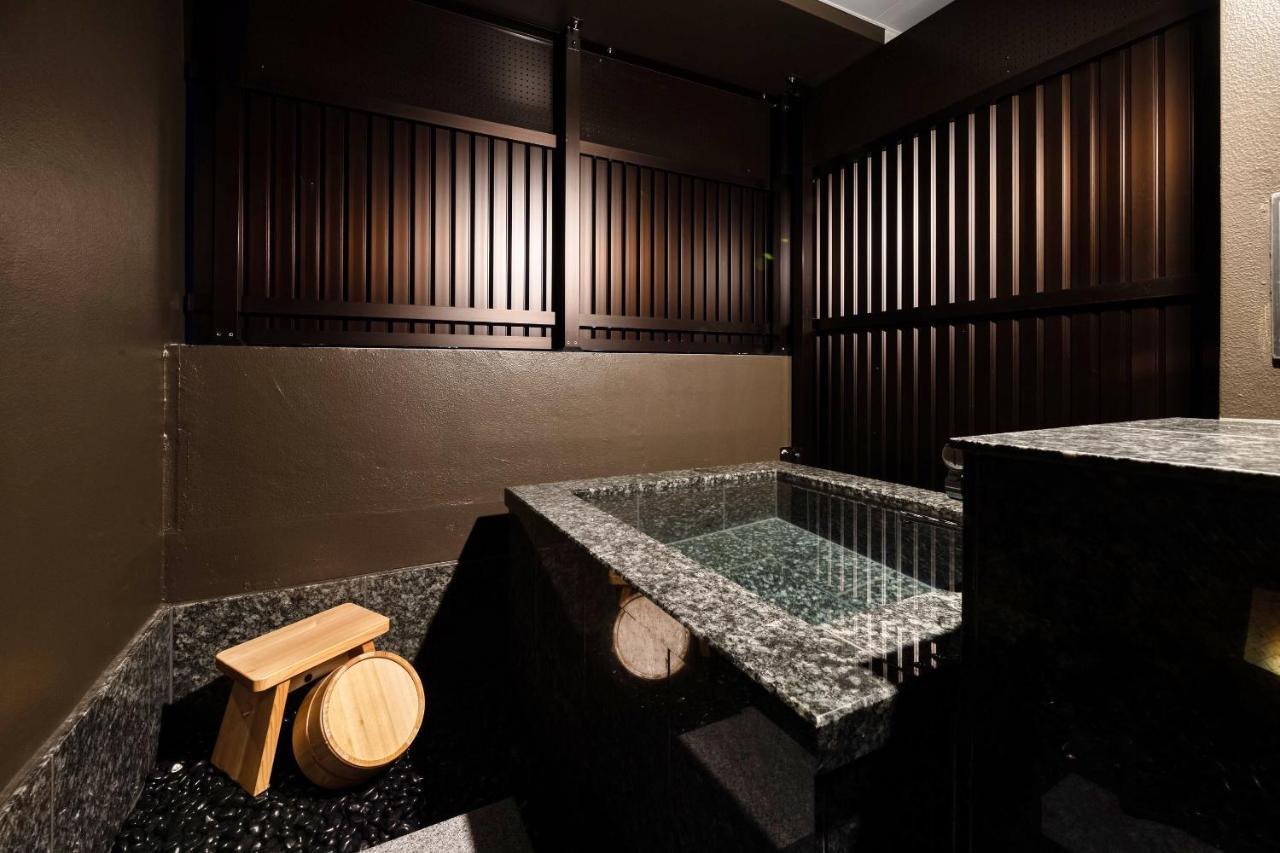 Japanese-Style King Bed Room Partially Open-Air Bath